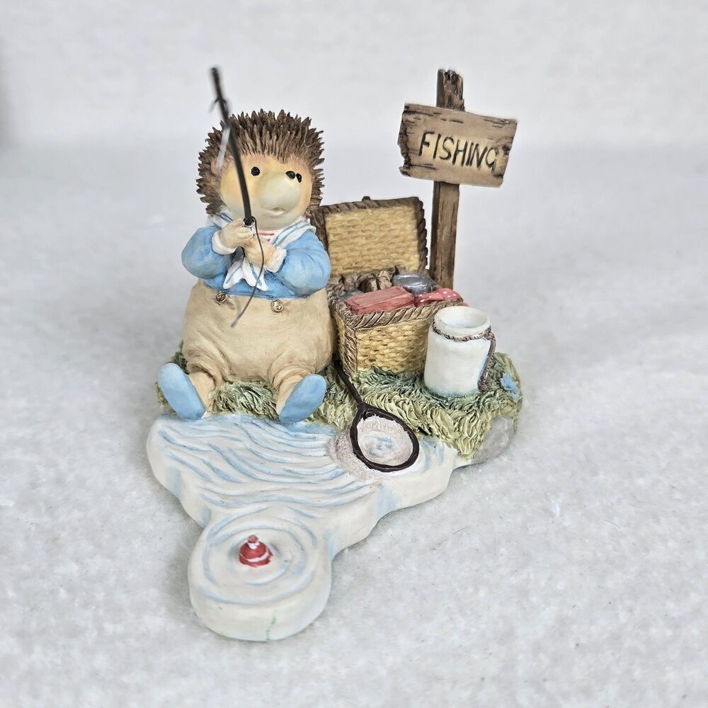Villeroy & Boch Foxwood Tales 24 Willy Hedgehog Fishing Wishing Figurine 1997